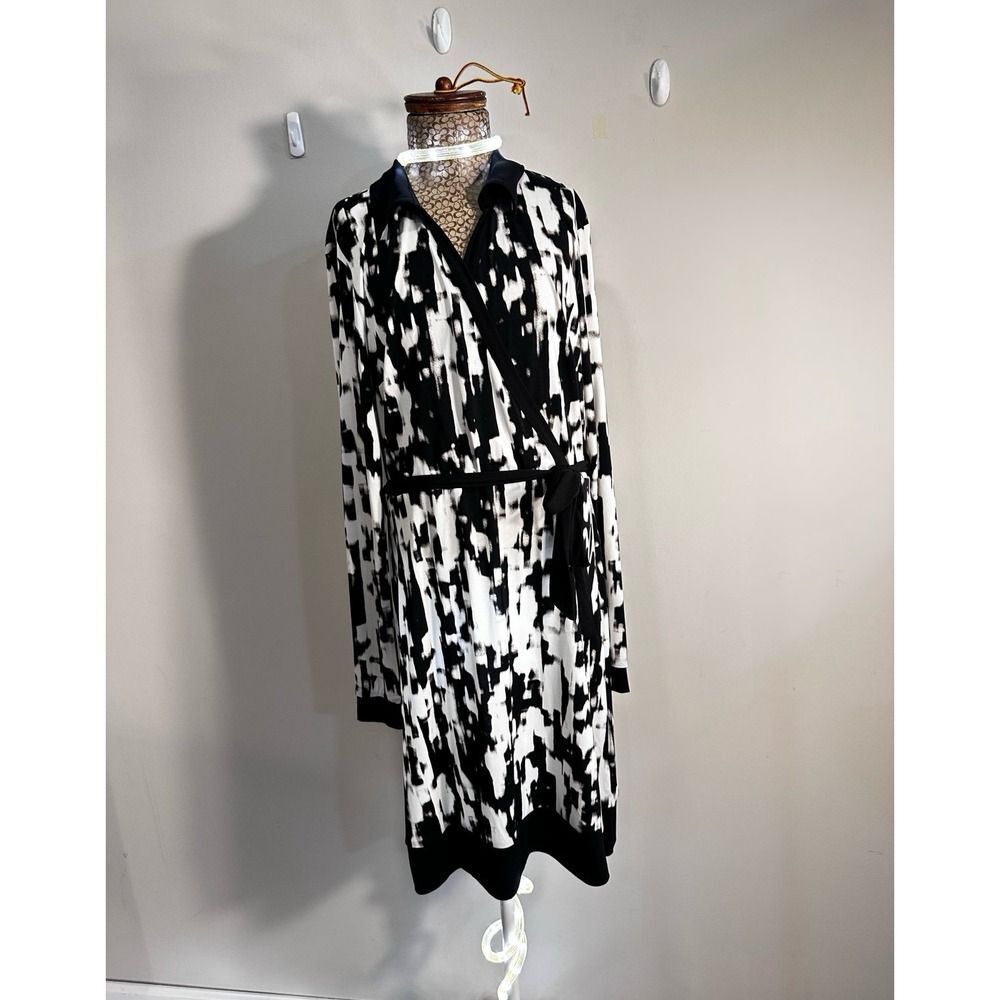 Nicole Miller Dress Size Medium NWT
